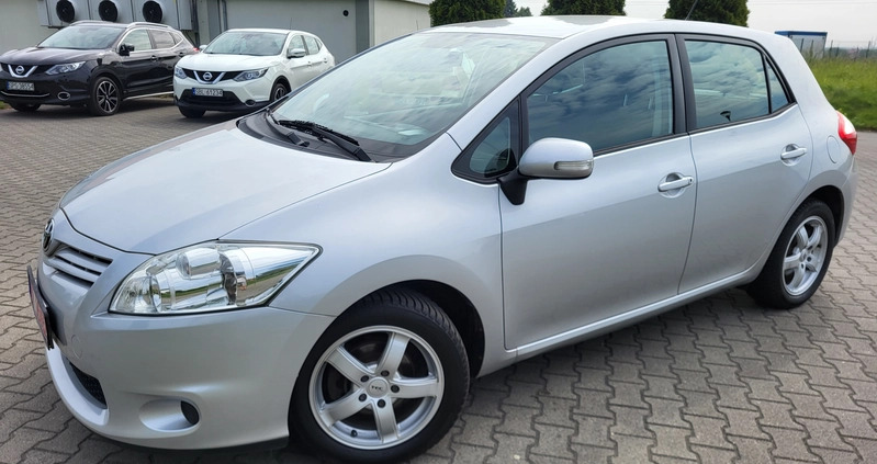 Toyota Auris cena 23900 przebieg: 162000, rok produkcji 2010 z Bieruń małe 742